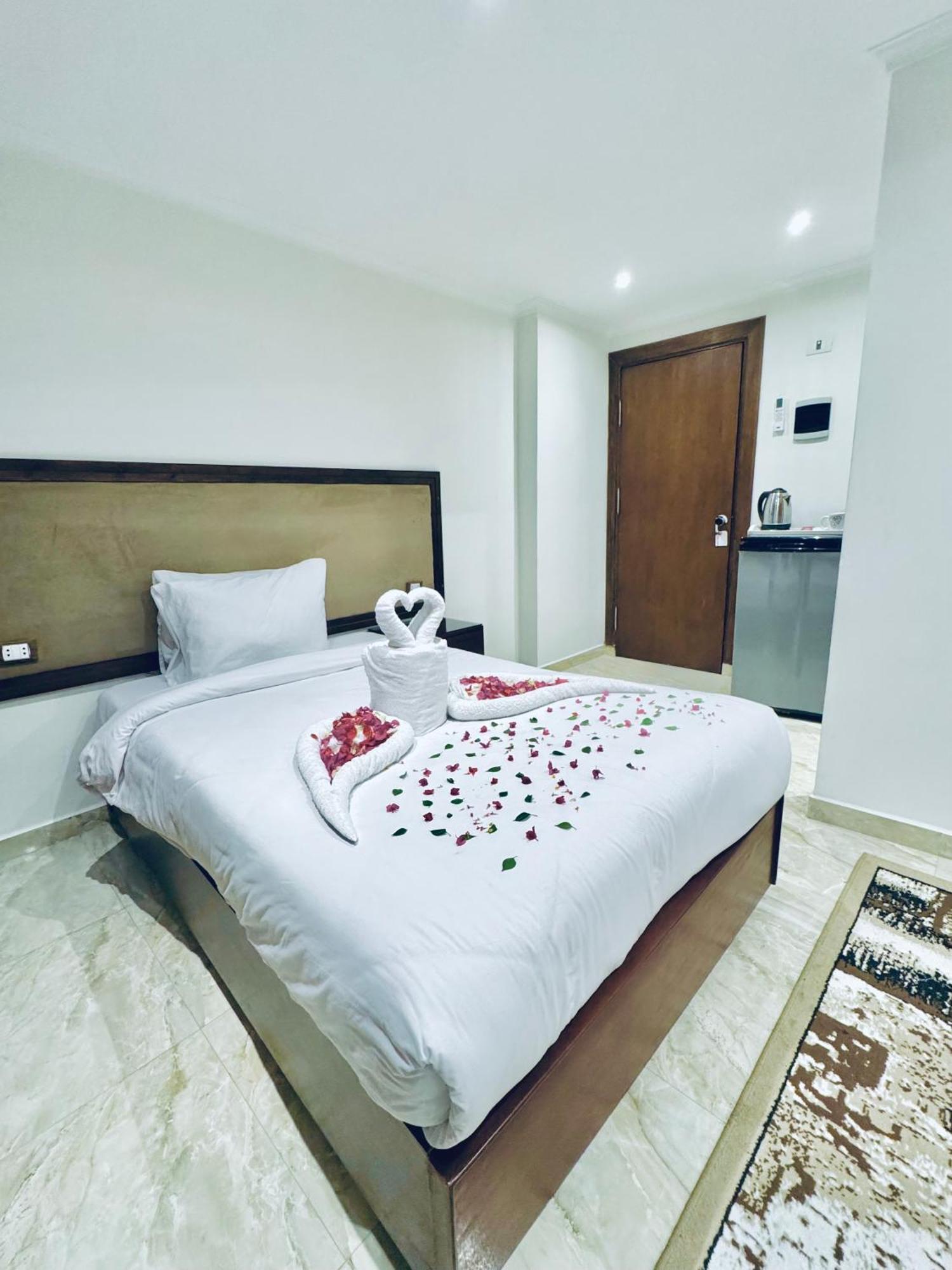 Flower Pyramids Inn Kafret el-Gabal Extérieur photo