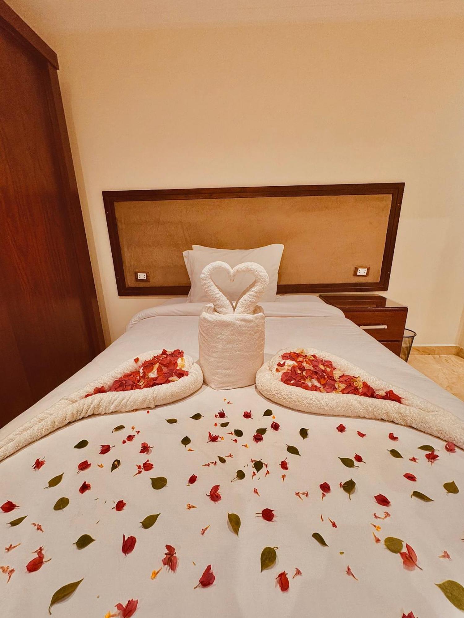 Flower Pyramids Inn Kafret el-Gabal Extérieur photo